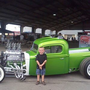 Meet your Posher, Buddy